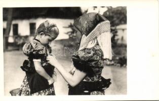 Mezőkövesdi népviselet / Hungarian folklore from Mezőkövesd