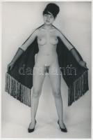 cca 1970 Kívánatos kínálat, 2 db finoman erotikus fénykép, 24x16 cm /
cca 1970 2 erotic photos, 24x...