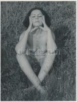 cca 1970 Meditációs fényképek, 2 db finoman erotikus fotó, 24x18  cm /
cca 1970 2 erotic photos, 24...