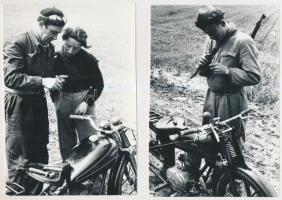 cca 1960 Rózsa György fotóriporter két felvétele Csepel motorkerékpárról, 18x12 cm