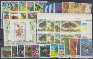 Flowers 34 stamps with sets, pairs + 1 block, Virág motívum 34 db bélyeg, közte teljes sorok, párok + 1 db blokk
