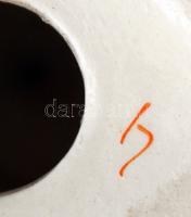 M.J. Hummel olvasó kislány, kézzel festett, jelzett, restaurált, m:11 cm