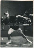 cca 1975 Jónyer István (1950- ) asztaliteniszező, fotó, 23,5×16,5 cm