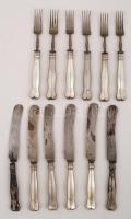 Ezüst(Ag) nyelű étkészlet, 6 db villa, 6 db kés, jelzett. Egy kés nyele szétszedve / Silver cutlery set for 6 persons br: 982 g
