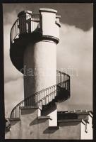 cca 1970 Budapest, Kőbánya, csigalépcsős kilátó a sörgyár épületén, Balásy Pál feliratozott fényképe, 26x39 cm