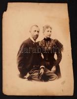 1896. szeptember 3. D. Vajda újvidéki fényképész műtermében készült fotó, hidegpecséttel jelzett, feliratozott, felületén kis hiba, sarka hiányos, 42x33 cm