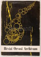 A hévízi Állami Gyógyfürdőkórház jubileumi évkönyve. Szerk.: Gyimóthy Dénes. [Hévíz], [1977], [Állami Gyógyfürdőkórház] (Hévízi Orvosi Archívum 3.). Dedikált példány, számos érdekes illusztrációval, megjelent 500 példányban. Papírkötésben, kicsit kopott papír védőborítóval, egyébként jó állapotban.