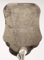 Indamotívummal díszített tortalapát, h: 22 cm