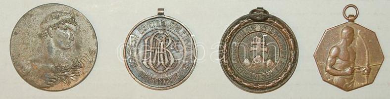 1930-as évek 3 klf sportérem, benne Berán, irredenta + 1 db szocialista "Vörös Lobogó" T:2,3