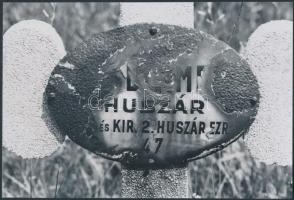 cca 1972 Jankovszky György(1946-): Megkopott emlék, Tatató-Kertváros, hátoldalon feliratozva, 11x16 cm