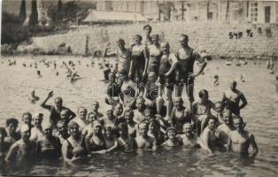 Abbazia, Fürdőzők, Foto Mayer / bathers, photo (ferdén vágva / slant cut)