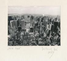 1983 Jankovszky György(1946-): New York látképe, kartonra kasírozva, hátoldalon feliratozva, pecséttel jelzett, 10x15 cm