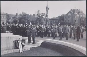 1932 Endresz György(1893-1932) pilóta temetése, korabeli fotóról készült későbbi nagyítás, hátoldalon feliratozva, 15x10 cm