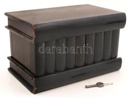 Antik titokdoboz, bársony béléssel, belsejében Budapest képpel, kulccsal, 12x19x12 cm