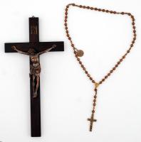 Kegytárgyak: fa feszület bronzból készült Krisztussal, h: 30 cm; régi olasz rózsafűzér réz keresztte...