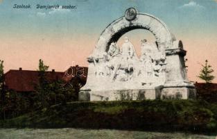 Szolnok, Damjanich szobor