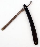 "F. A. Clauberg New York" feliratú borotva, bakelit nyéllel