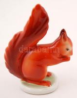 Hollóházi mókus, kézzel festett, jelzett, kopásnyomokkal, m:14 cm