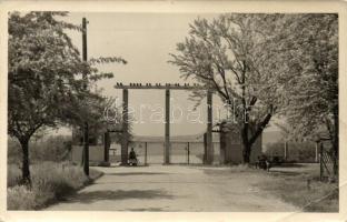 Agárd, strand, photo (EB)