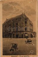 Kecskemét, Városi bérpalota, automobilok (EB)