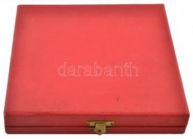 1979. "Pénzügyi Törvény" fém plakett eredeti tokban (117x88mm) T:1