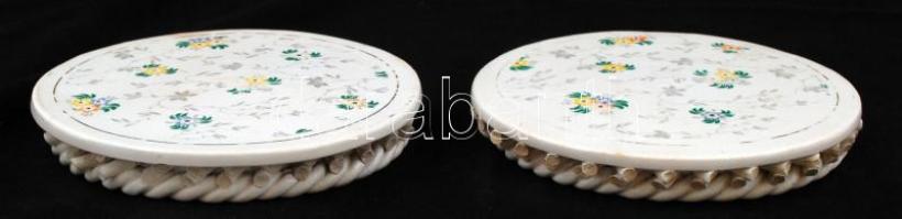 2 db Kispest kerámia lábosalátét, jelzett, apró lepattanásokkal, kopásnyomokkal, d: 14 cm