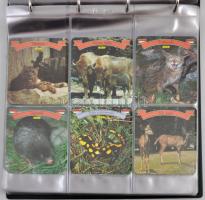 Igényes, nagyalakú gyűrűs képeslap berakó betétlapokkal, összesen 264/528 férőhellyel; 204 modern ál...