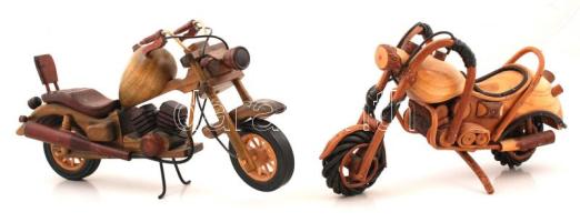 2 db motorkerékpár modell fából, 31x14 cm