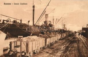 Ravenna, Canale Candiano / cargo ship loading