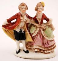 Barokk pár, kisméretű porcelán figura, kézzel festett, jelzett, apró kopásnyomokkal, m: 6 cm