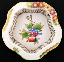 Herendi Viktória mintás áttört kosár, kézzel festett, jelzett, hibátlan, d:15 cm