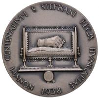 Madarassy Walter (1909-1994) 1948. "34. Eucharisztikus Világkongresszus Budapest 1938 - 1948 / Szent Jobb" ezüstözött Br emlékérem (56mm) T:1-,2