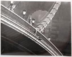 cca 1970 Lánchíd I-II., 2 db feliratozott vintage fotóművészeti alkotás, egyiken kis szakadással, 38x27 cm és 30x40 cm