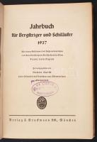Jahrbuch für Bergsteiger und Schiläufer 1937. Szerk.: Barth, Hanno. München, 1937, Verlag F. Bruckmann AG. Sok érdekes illusztrációval. Papírkötésben, jó állapotban. /  With a lot of interesting illustrations. Paperback, in good condition.
