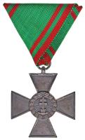 1935. "Magyar Ezüst Érdemkereszt" jelzetlen Ag kitüntetés mellszalagon, dísztokban T:2 Hungary 1935. "Hungarian Silver Cross of Merit" unmarked Ag decoration with ribbon in case C:XF NMK 386.