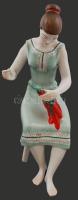 Hollóházi porcelán paprikafűzért készítő lány, kézzel festett, hibátlan, jelzett, m: 25 cm