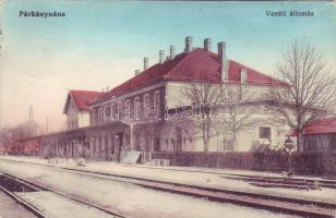 Párkánynána Bahnhof
