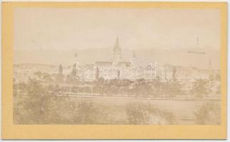 1870 Nagyszeben látképe, fotó, nagyszebeni műteremből (Theodor Glatz), hátulján feliratozva, 6,5×10,5 cm /  1870 The view of Nagyszeben (nowadays Sibiu, Romania), photograph, from a local atelier (Theodor Glatz), with inscription on its back, 6,5×10,5 cm