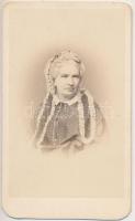 1867 Vay Miklósné szül. Geymöüller Katalin (1809-1880) portréja, pesti műteremből (Borsos és Doctor), hátulján feliratozva, 10×6 cm /  1867 The portrait of Miklósné Vay, née Katalin Geymüller (1809-1880) from an atelier of Pest (Borsos és Doctor), with inscription on its back, 10×6 cm