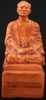 Gichin Funakoshi(1868-1957) japán harcművészt ábrázoló kerámia szobor, jelzés nélkül, lepattanásokkal, m: 22 cm