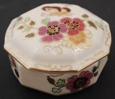 Zsolnay pillangó mintás ékszeres dobozka, kézzel festett, jelzett, hibátlan, d:8,5 cm