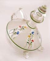 Virágmintás dőlt likőrös üveg, kézzel festett, karcolásokkal, kopásnyomokkal, a dugón és a szájnál csorbákkal, m: 16 cm