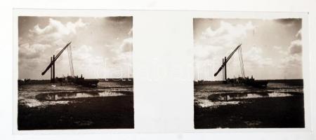 cca 1920 5 db sztereófotó a Hortobágyról, egyiken hármaskúttal, üvegnegatívok, 12x4 cm