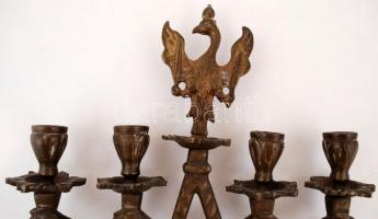 cca 1900 Címeres négy ágú gyertyatartó párban (2db), bronz, jelzés nélkül, m:41 cm, h:26 cm