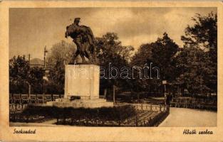Szekszárd, Hősök szobra (fl)