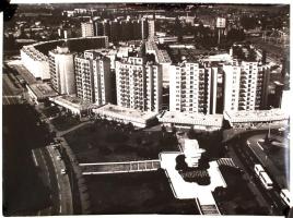 cca 1985 Gebhardt György (1910-1993): Acél és beton, aláírt, feliratozott vintage fotóművészeti alkotás, 30x40 cm