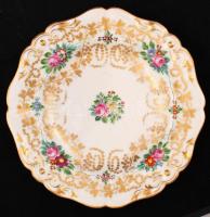 Jelzett: porcelán dísztányér, kézzel festett, aranyozott, hajszálrepedésekkel, d:21cm