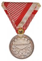 1917. "Károly Ezüst Vitézségi Érem II. osztály" Ag kitüntetés peremen "A" jelzés...
