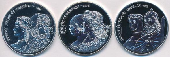 2009. "Királyi Párok - István és Gizella, Mátyás és Beatrix, Ferencz József és Erzsébet" 3db klf ezüstözött Cu-Ni emlékérem eredeti dísztokban tanúsítvánnyal (38,61mm) T:PP