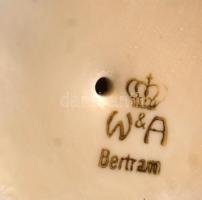 Wagner & Apel Bertram kislány kosárral, kézzel festett, jelzett, hibátlan, m:14 cm/ Wagner &...